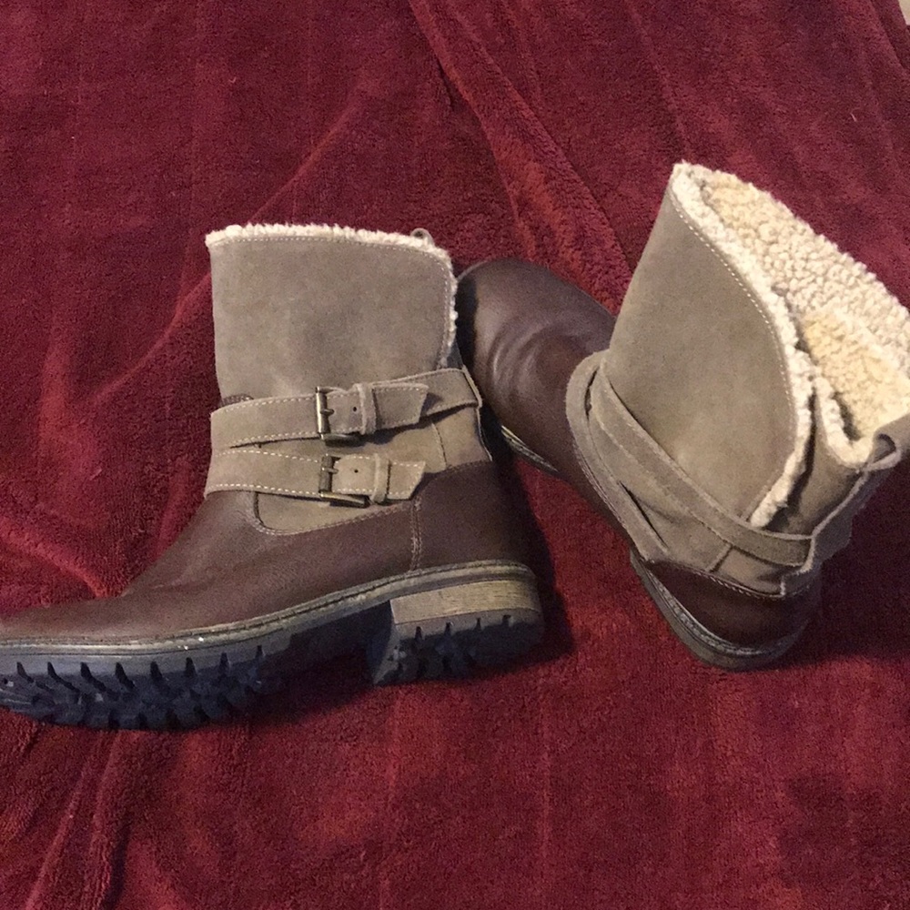 American Eagle boots